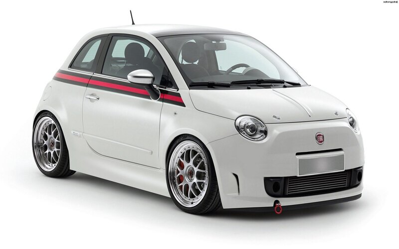 white fiat 500 with racing stripes