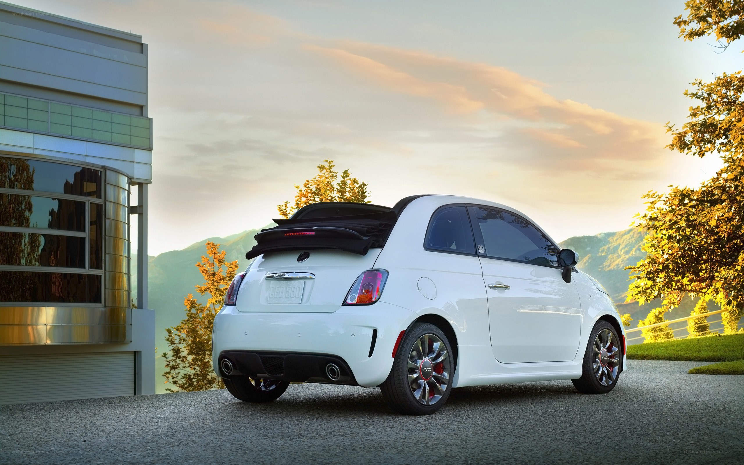 White Fiat 500c convertible