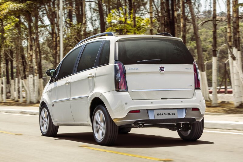 White Fiat Idea Sublime