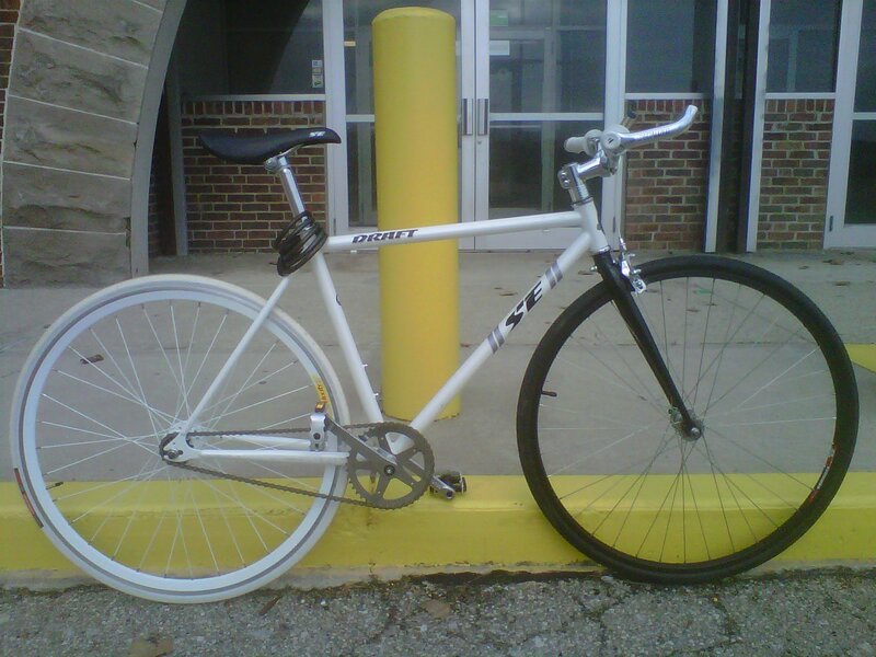 White Fixed-gear Bicycle — Neutral
