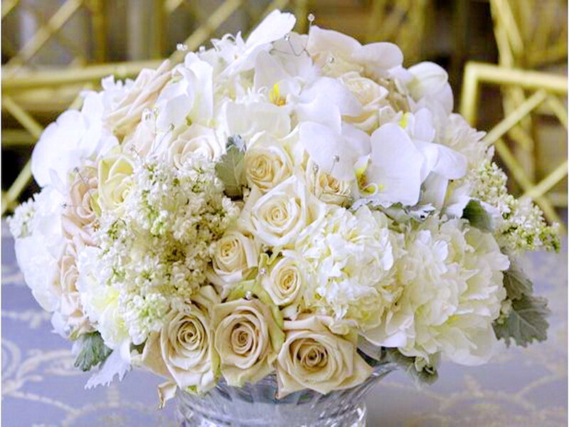 White Floral Bouquet — Elegant