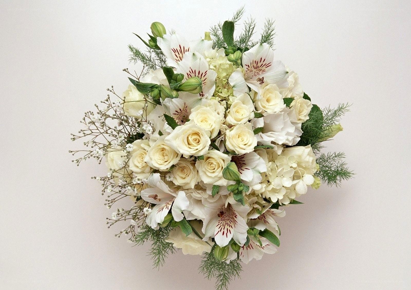 White floral wedding bouquet