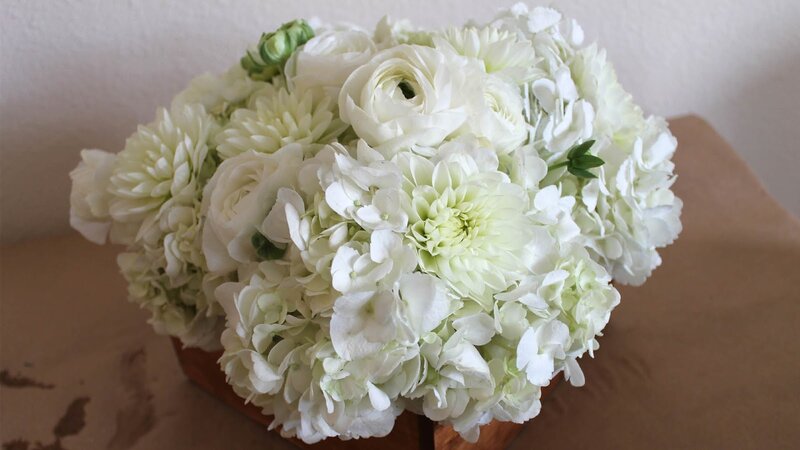 White Flower Bouquet — Calm, Photograph, Flowers, Wooden Container