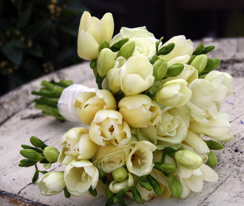 White Flower Bouquet — Calm