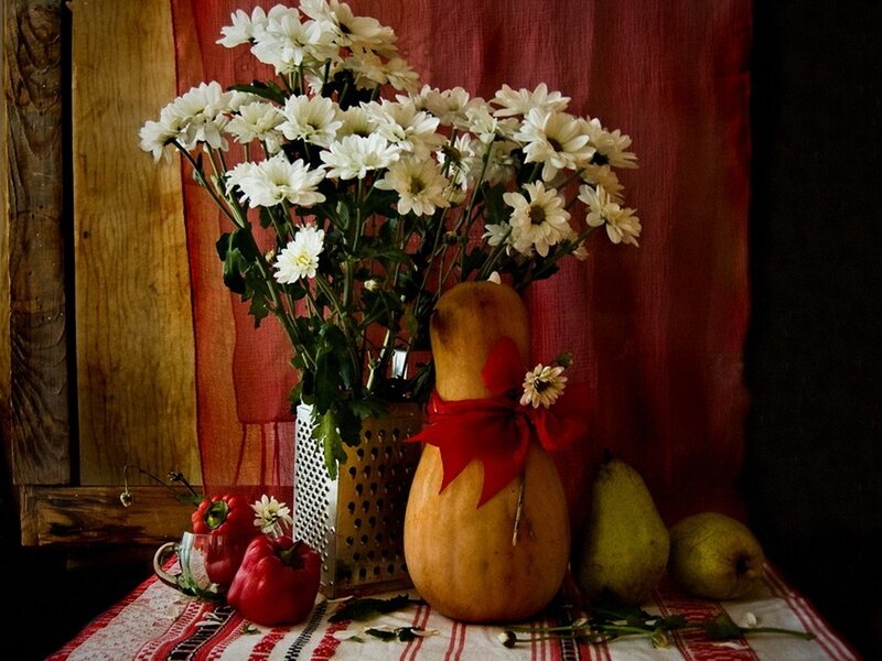 White Flowers in Gourd Vase