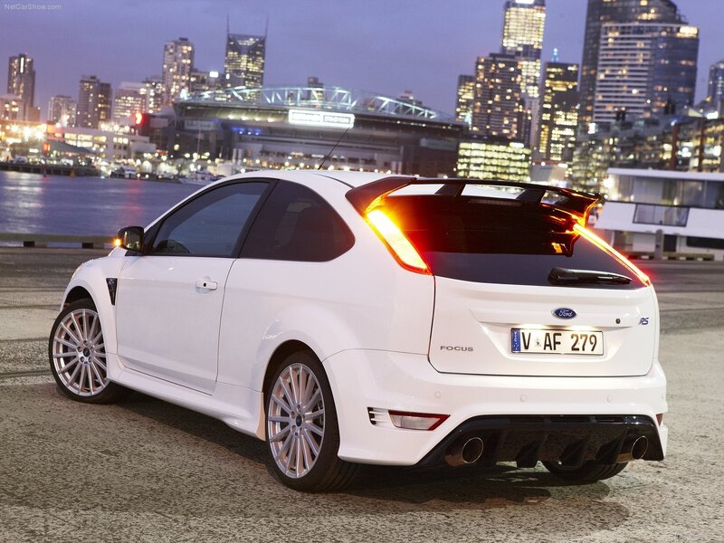 White Ford Focus RS at night