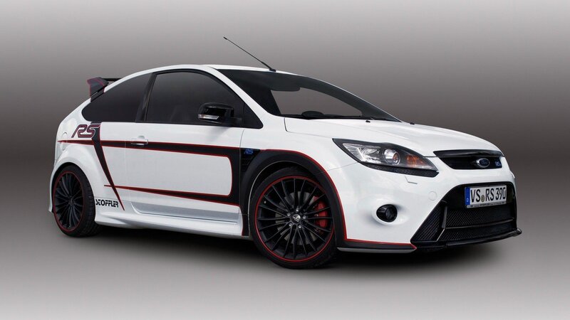 White Ford Focus RS — Neutral, Photograph