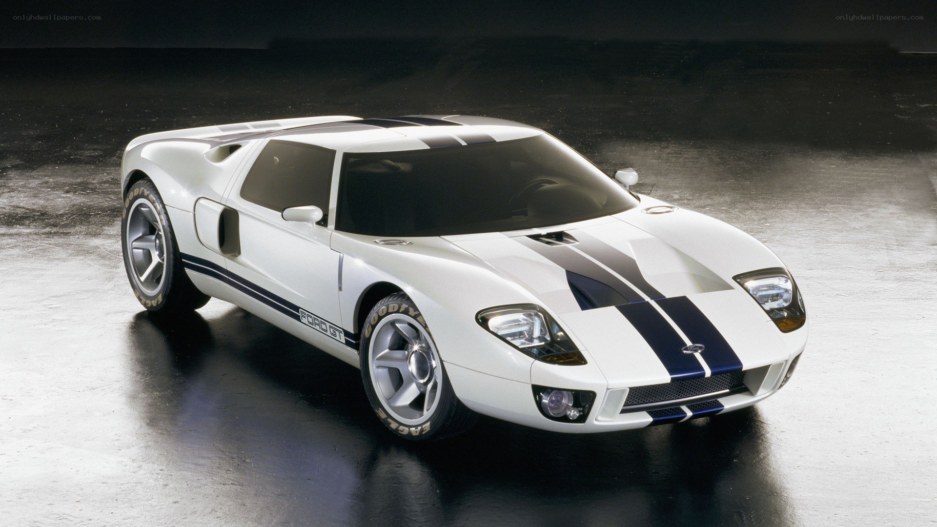 White Ford GT concept car