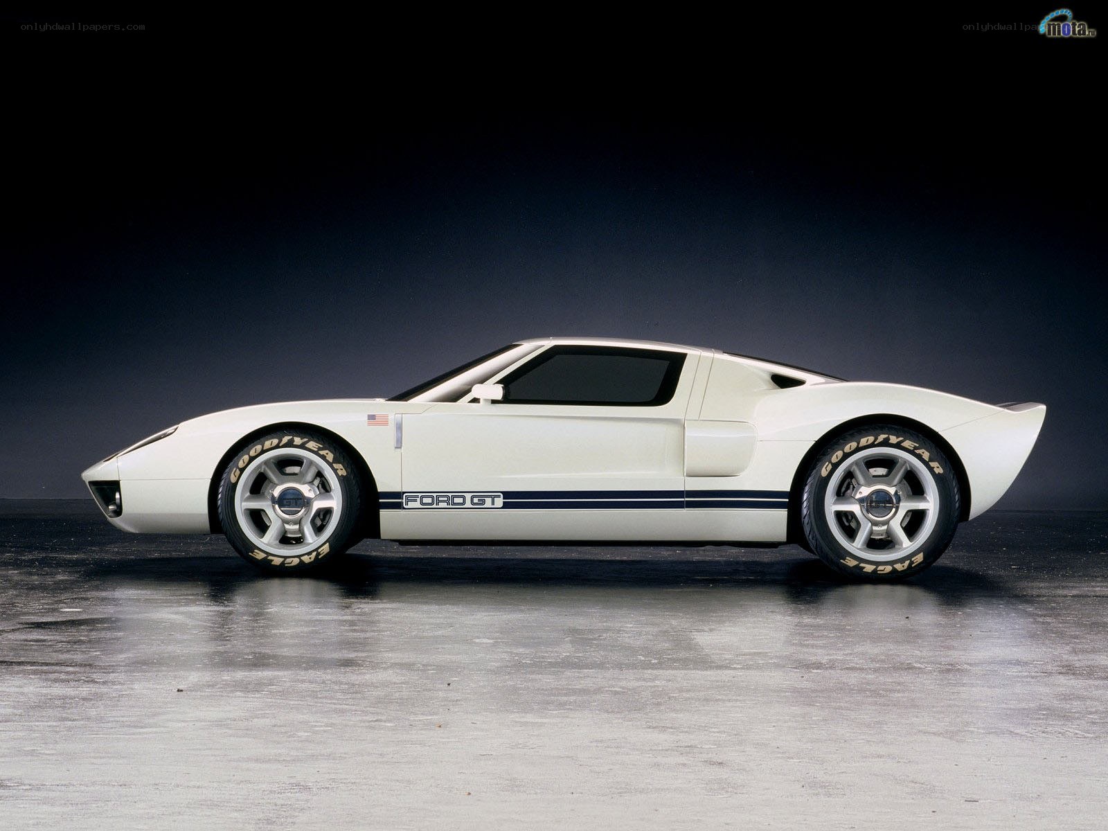 White Ford GT concept car