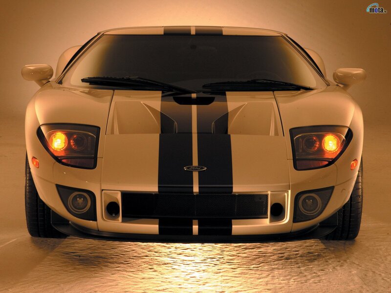 White Ford GT with black stripes