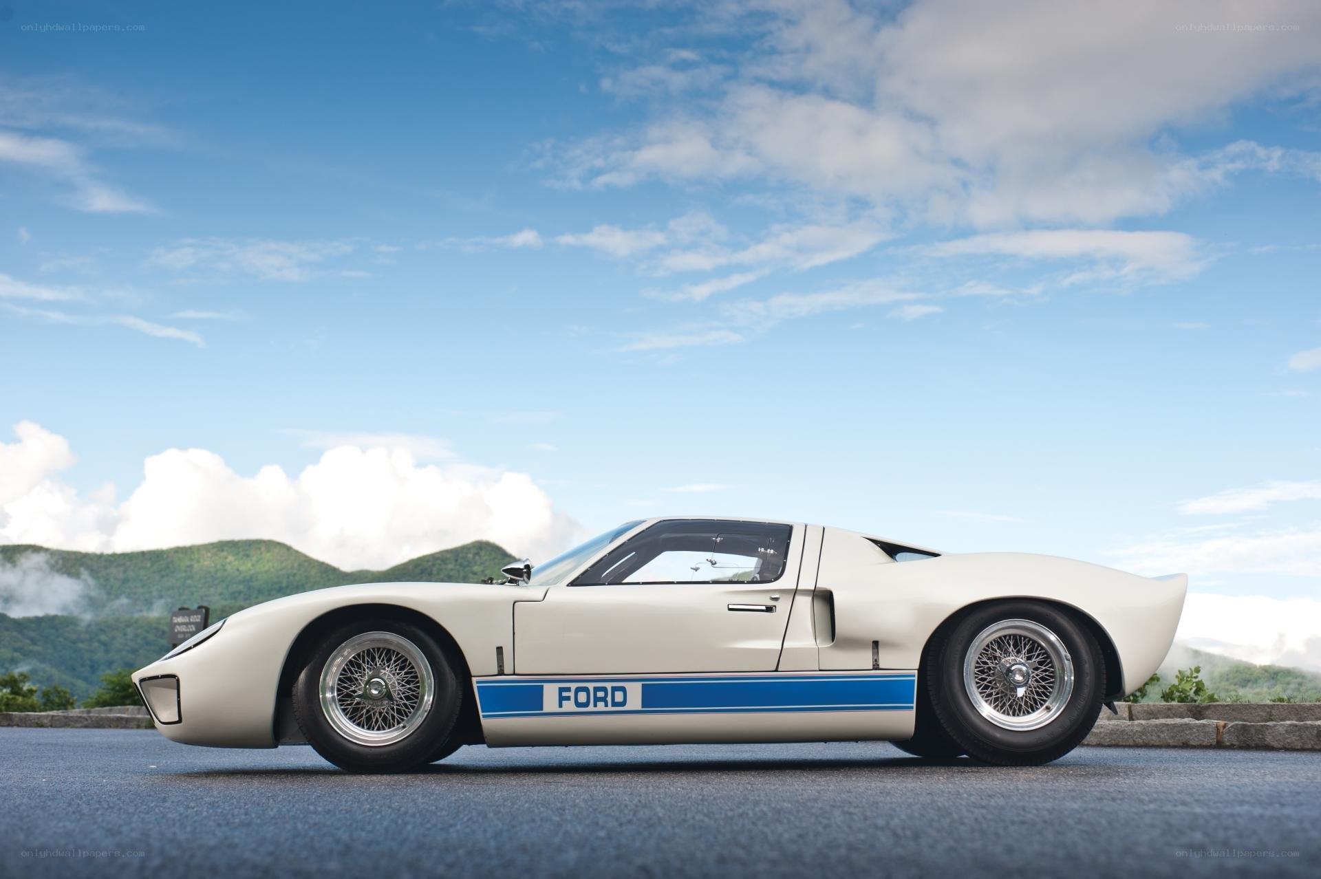 White Ford GT40 race car