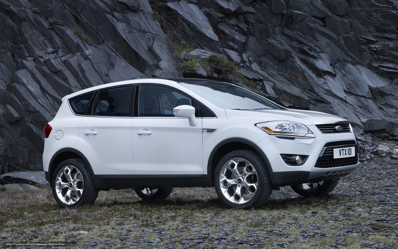 White Ford Kuga SUV