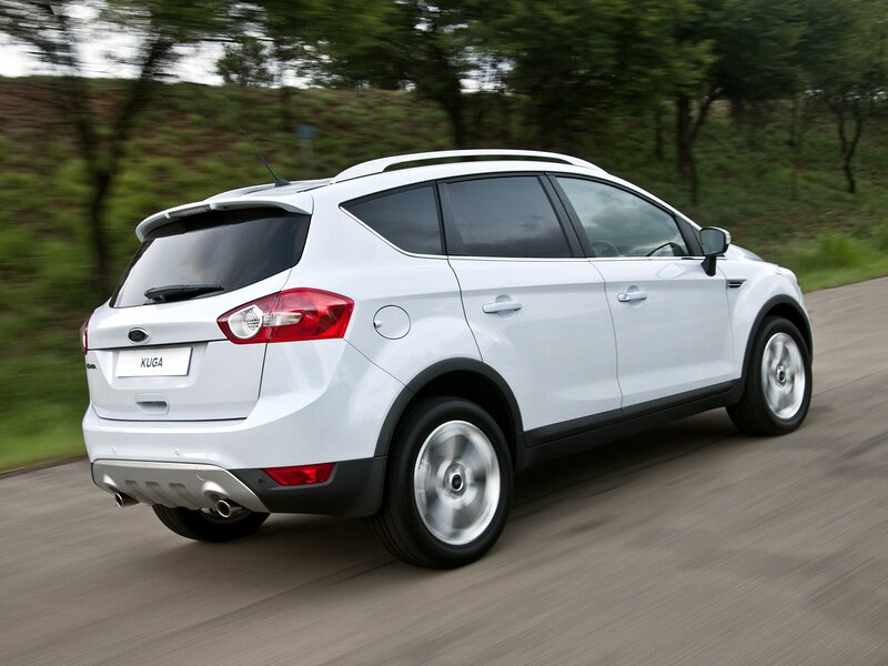 White Ford Kuga Suv — Dynamic, Photograph