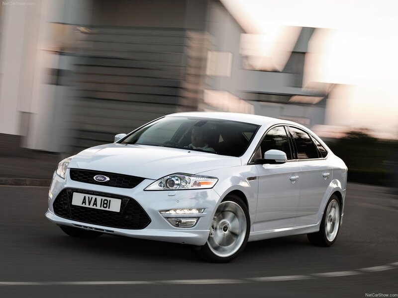 White Ford Mondeo