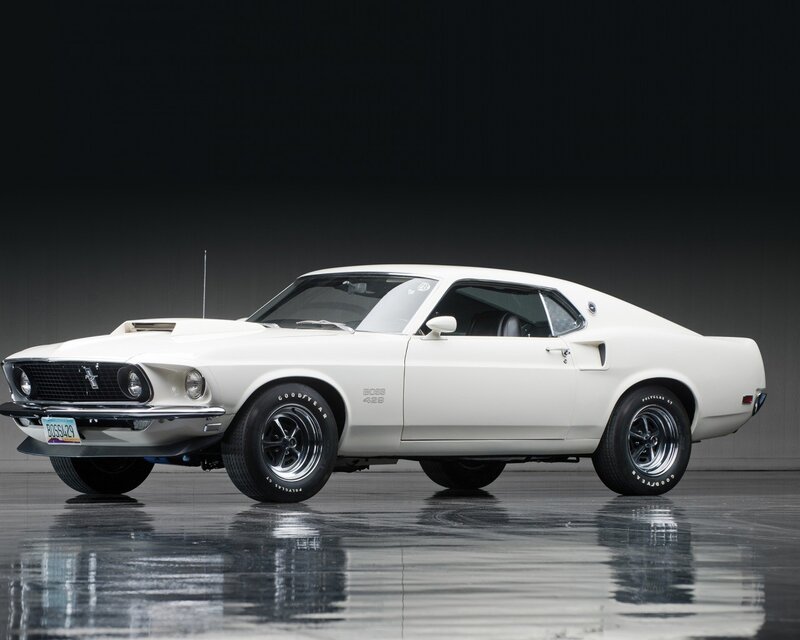 White Ford Mustang Boss 429