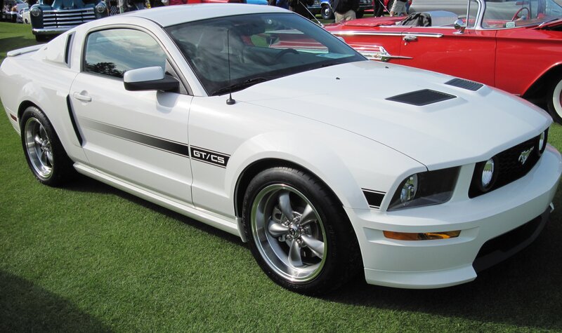 White Ford Mustang GT/CS — Calm