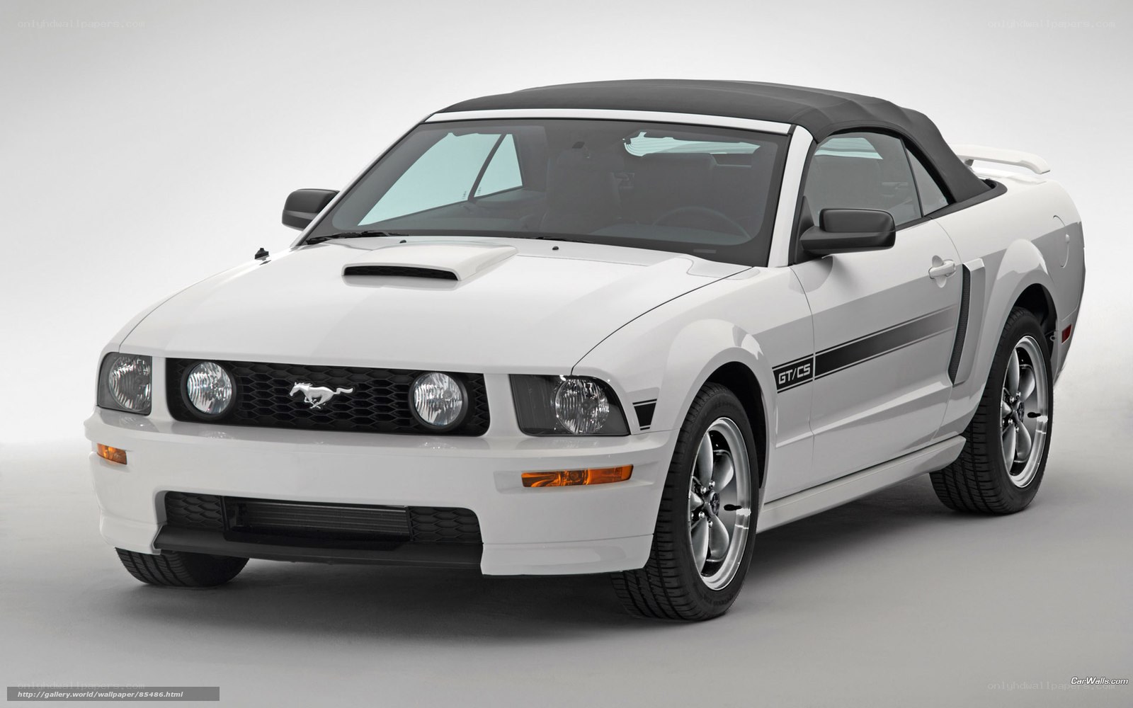 White Ford Mustang GT/CS Convertible