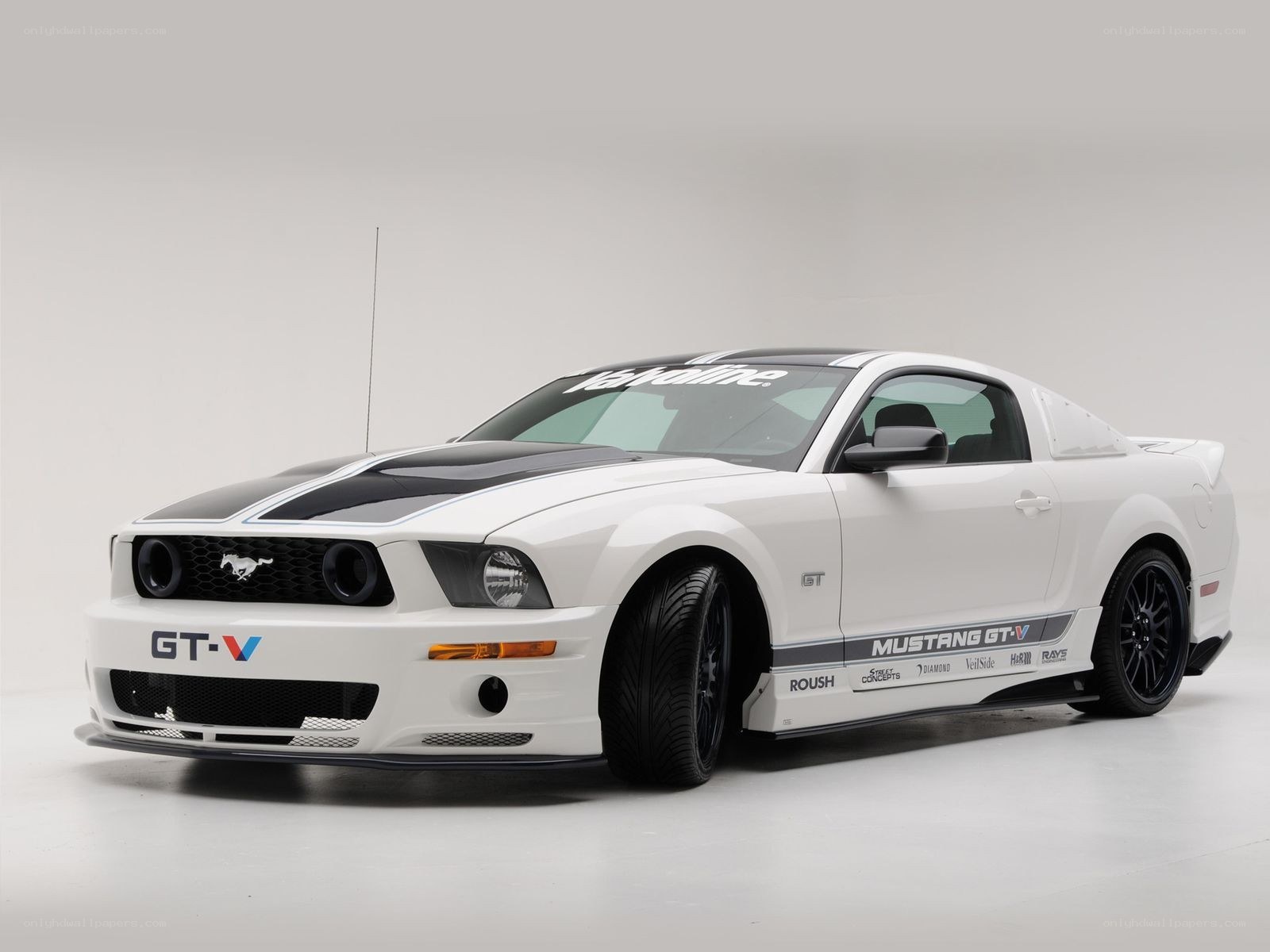 White Ford Mustang GT-V