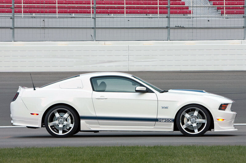 white ford mustang gt350