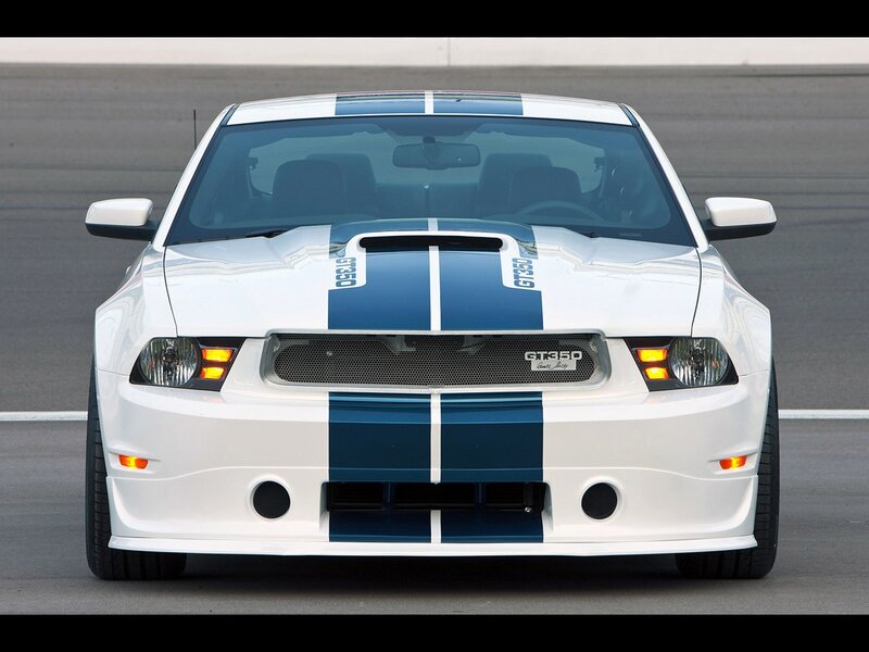 white ford mustang gt350