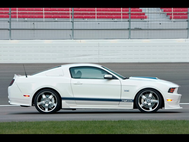 white ford mustang gt350