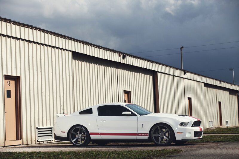 White Ford Mustang GT500