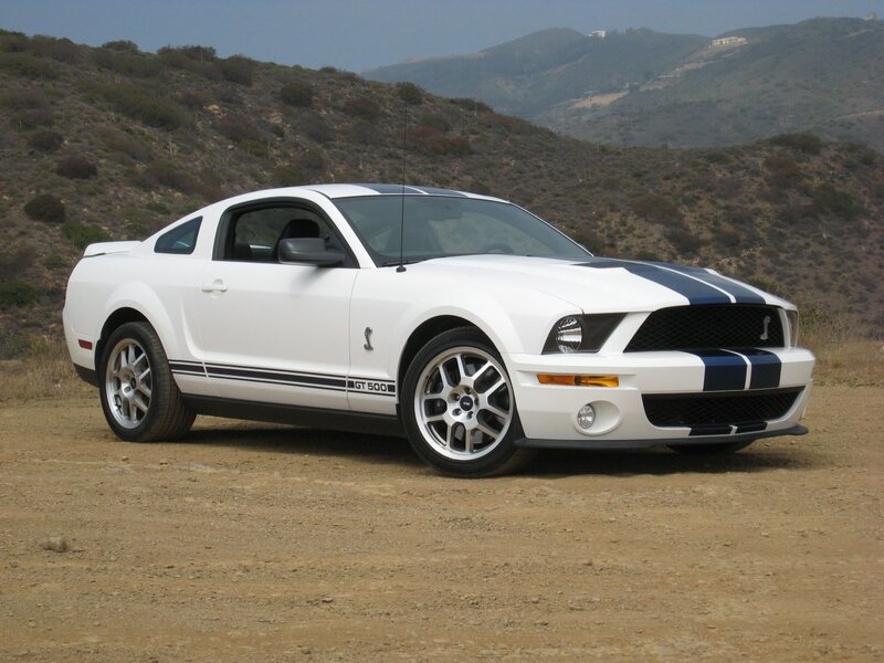 White Ford Mustang GT500