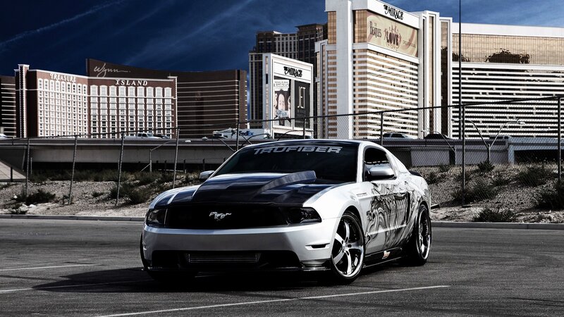 White Ford Mustang in Las Vegas
