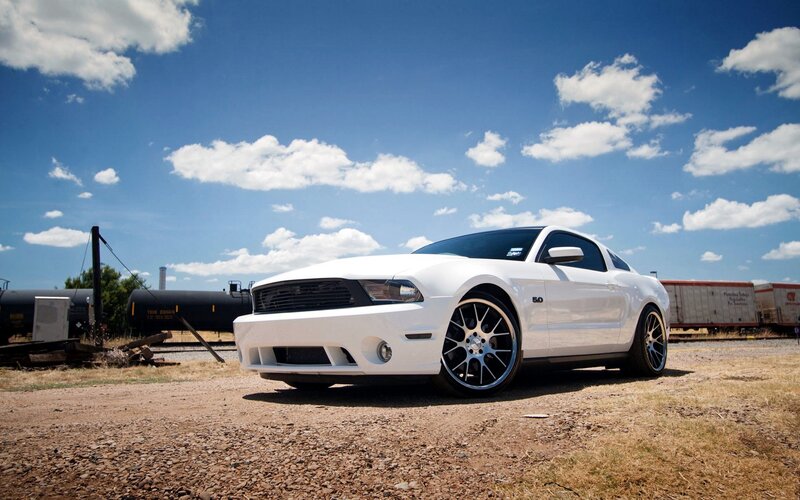 White Ford Mustang — Outdoor