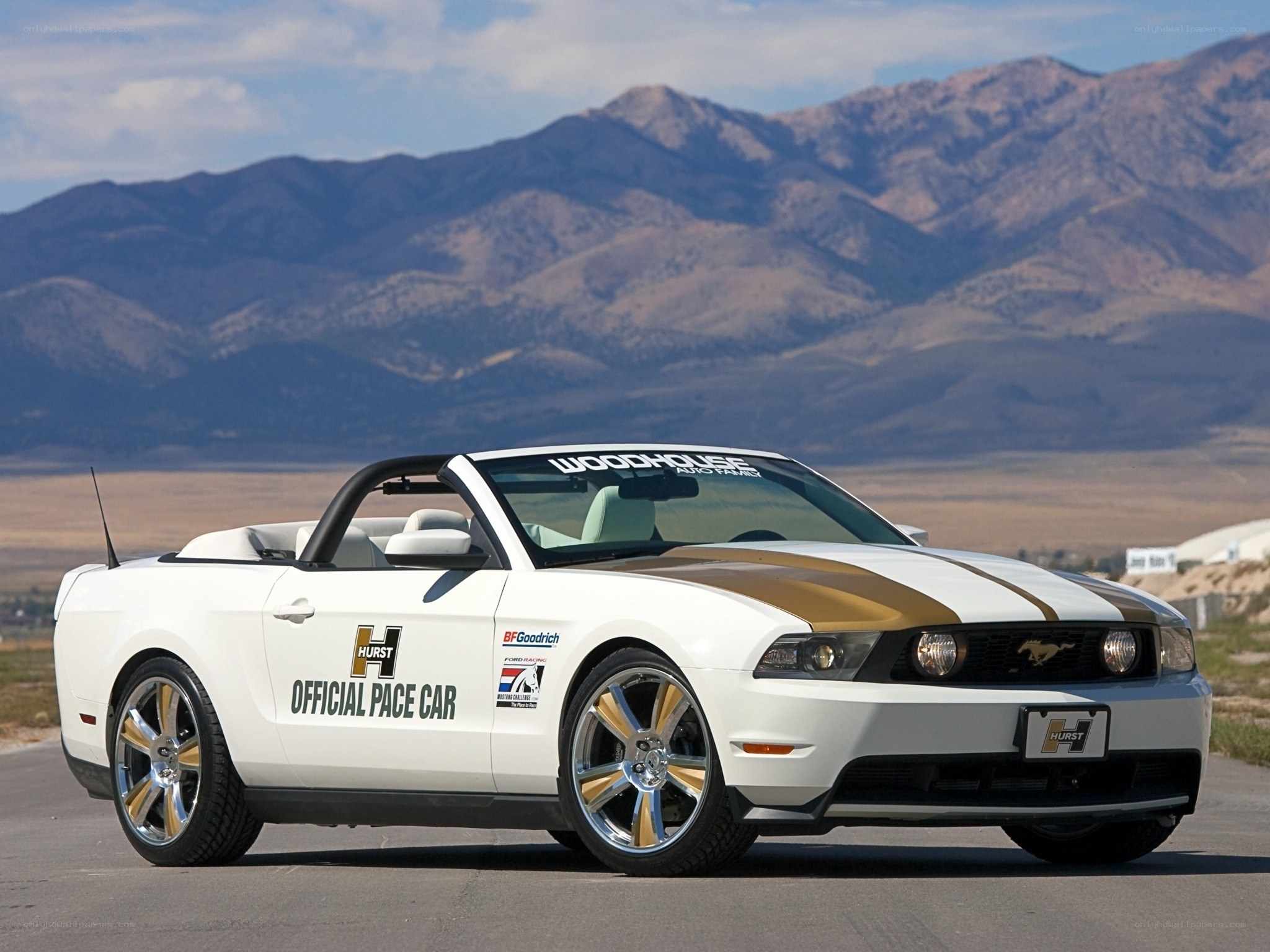 White Ford Mustang pace car