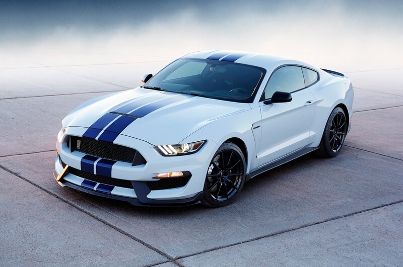 White Ford Mustang Shelby GT350