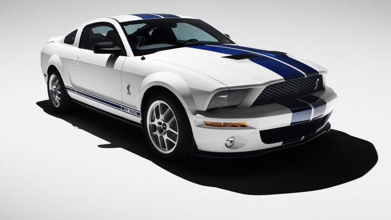 white ford shelby gt500