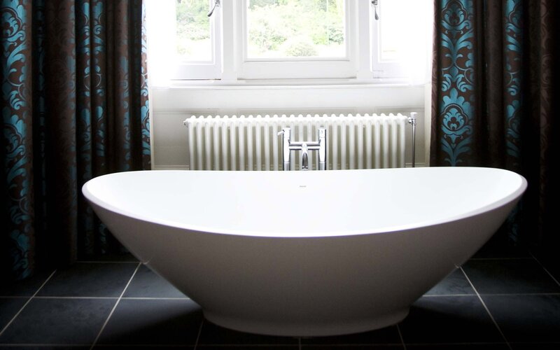 White Freestanding Bathtub