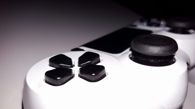 White Game Controller — Neutral, Photograph