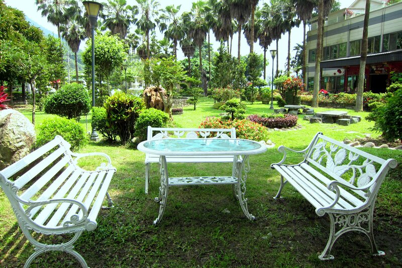 White Garden Furniture — Green