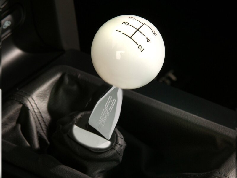 white gear shift knob