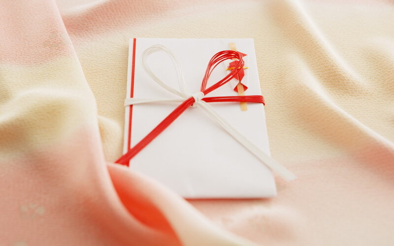 White Gift Box — Serene