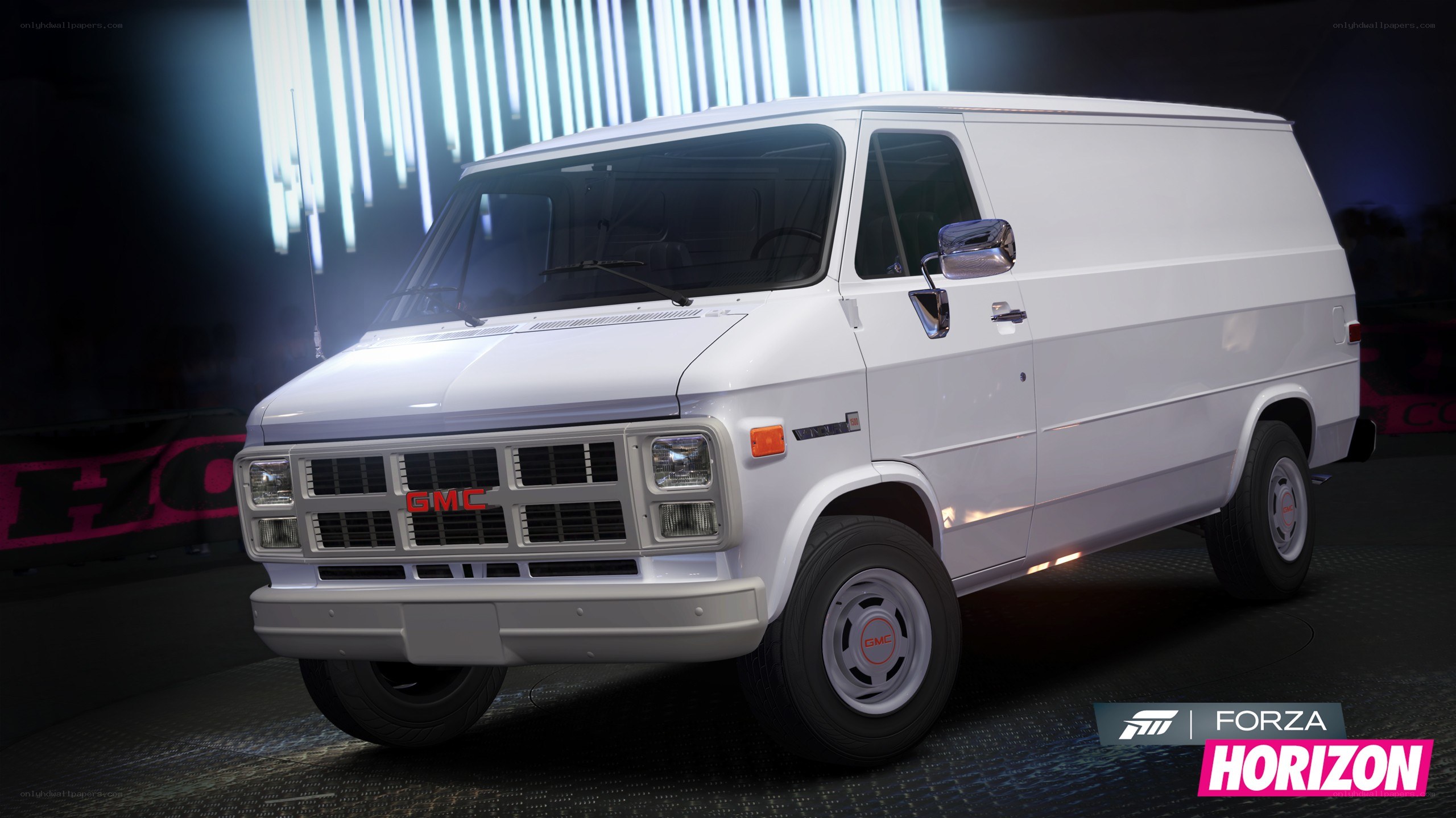 White GMC van in Forza Horizon