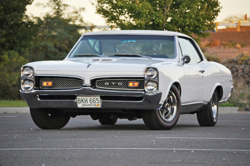White Gto Muscle Car — Calm