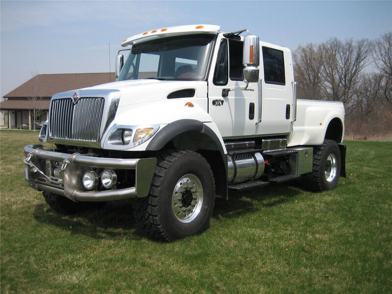 white heavy-duty truck