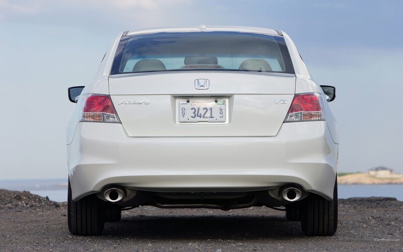 white honda accord v6 rear view