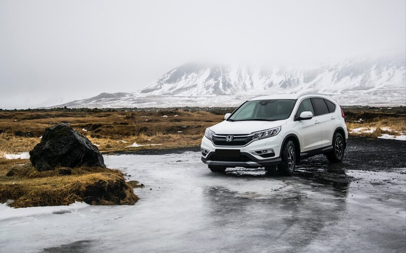 White Honda Cr-v