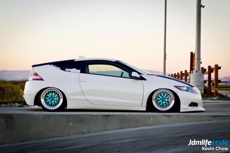 white honda cr-z with custom wheels