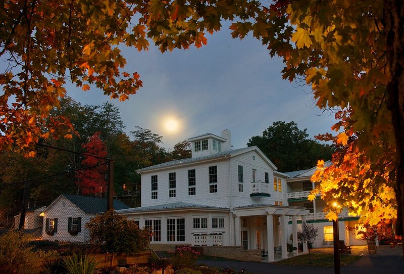 White House at Dusk — Serene
