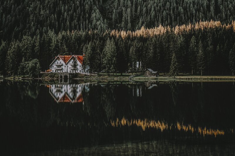 White House by Lake — Black
