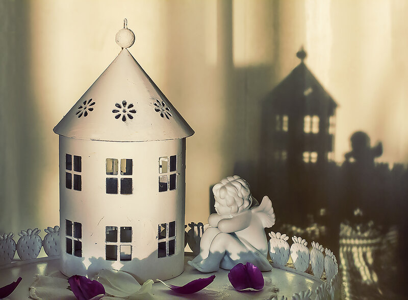 White House Figurine