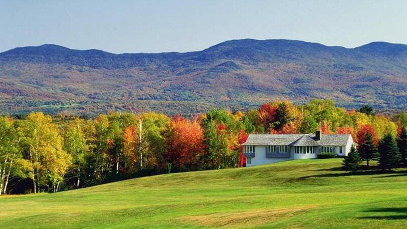 White House on Hill — Green, Serene, Autumn