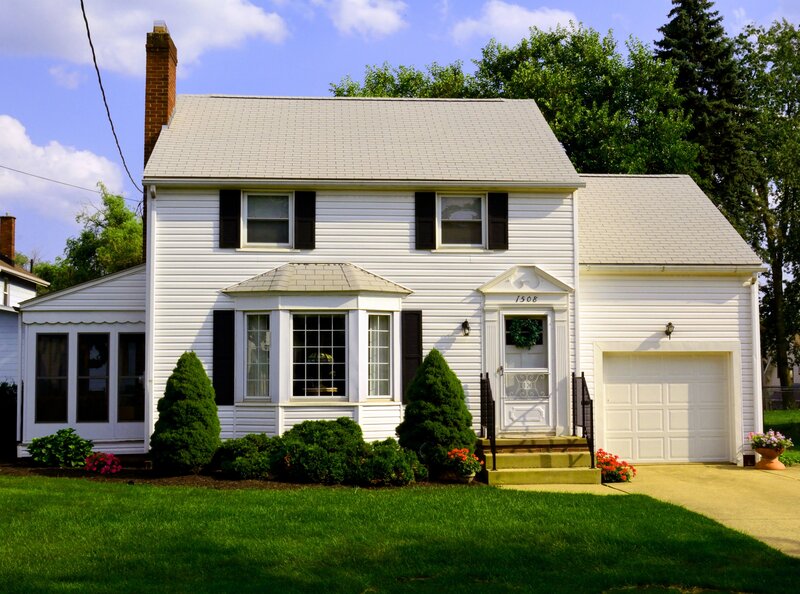 White House with Garage