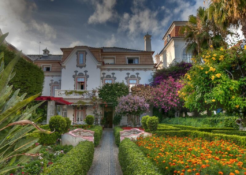 White House with Garden — Green