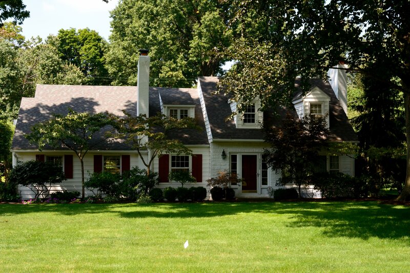 White House with Red Shutters — Green